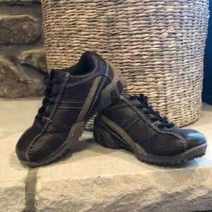 Stride Rite little boys Truman Brown 8.5 shoes